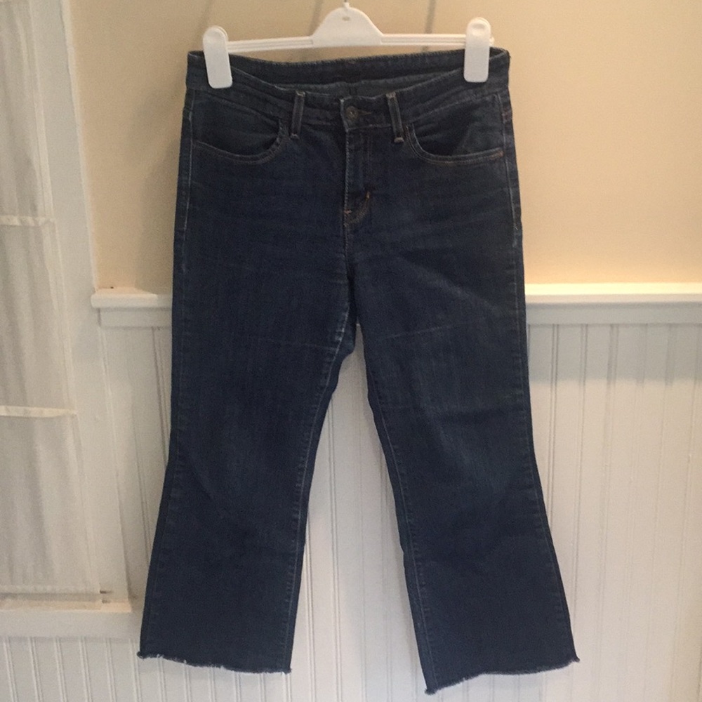 vintage, comfy raw-hem Levi’s!